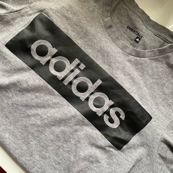 Adidas grey logo short sleeve size S - Picture 1 of 3